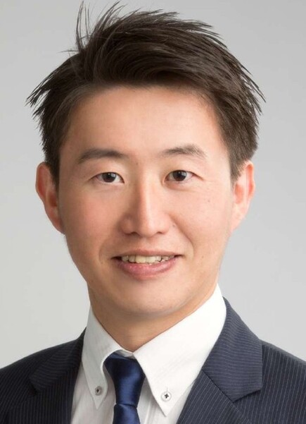 山内崇明の顔