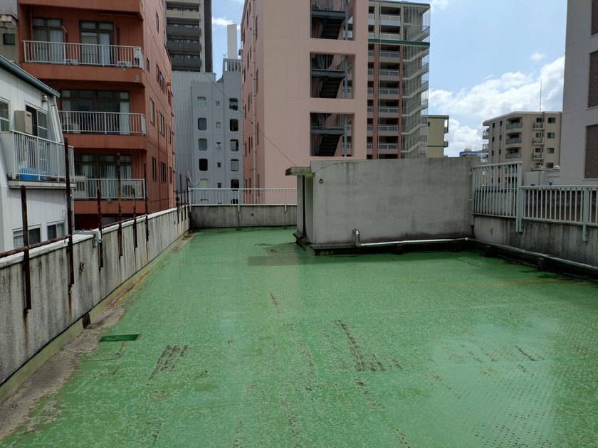 魚の町団地屋上